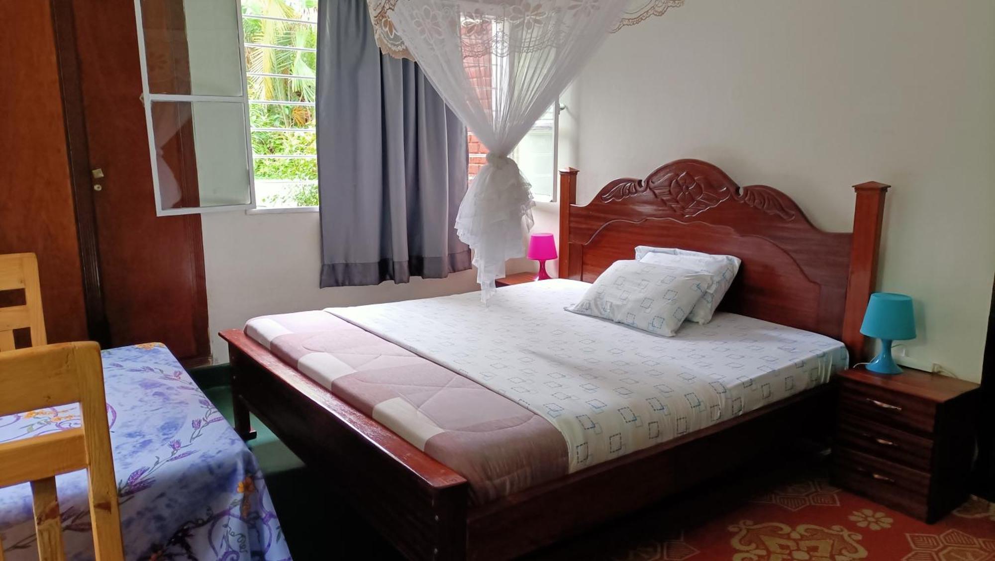 Colibri Taverne & Guest House ギセニ 部屋 写真